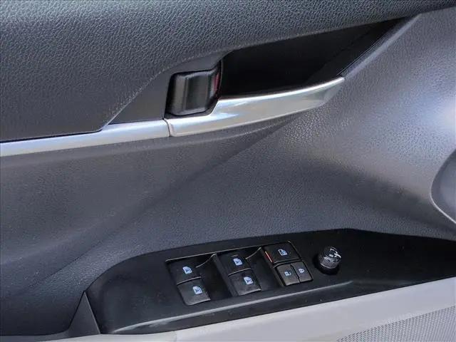2020 Toyota Camry LE Hybrid