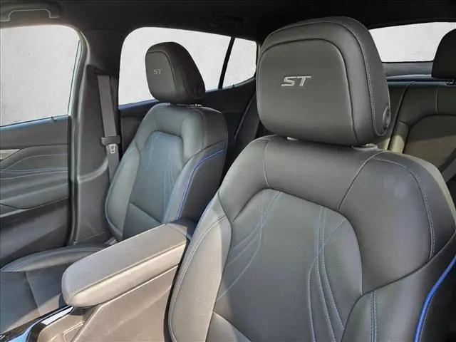 2025 Buick NV Sport Touring FWD