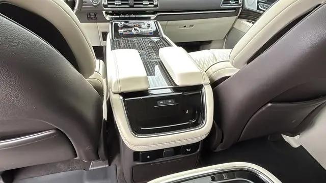 2022 Lincoln Navigator Black Label L