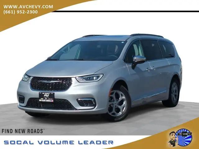2023 Chrysler Pacifica Limited for sale in Lancaster, CA