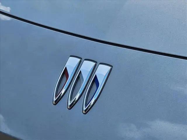 2025 Buick NV Preferred FWD