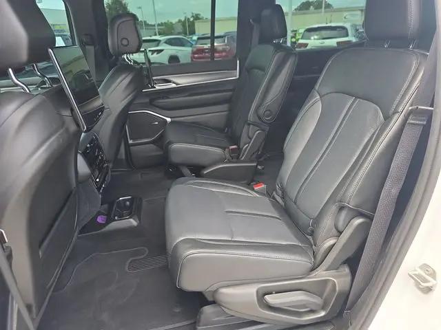 2024 Jeep Wagoneer Series II Carbide 4x4