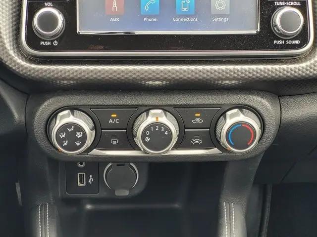 2019 Nissan Kicks S