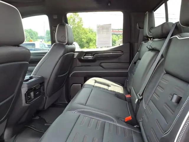 2024 GMC Sierra 1500 4WD Crew Cab Short Box AT4X