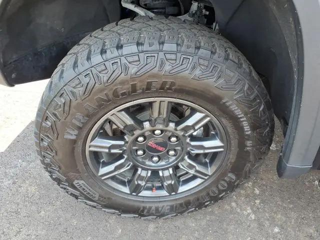 2024 GMC Sierra 1500 4WD Crew Cab Short Box AT4X