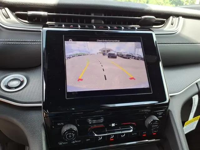 2026 Jeep Grand Cherokee Laredo 4x4