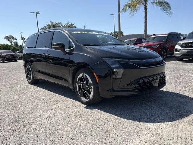 2027 Chrysler Pacifica Limited