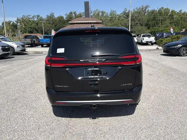 2027 Chrysler Pacifica Limited