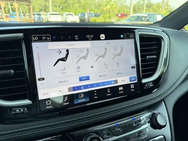2027 Chrysler Pacifica Limited