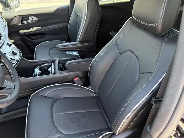 2027 Chrysler Pacifica Limited