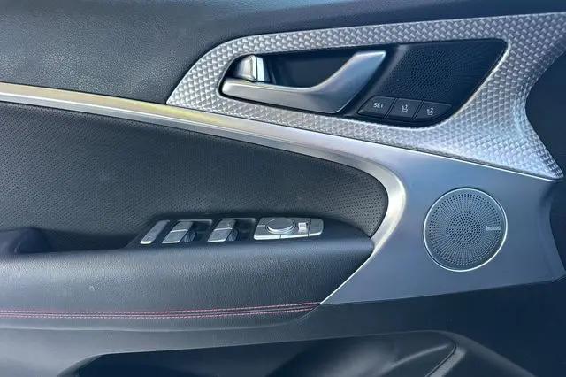 2023 Genesis G70 2.0T RWD