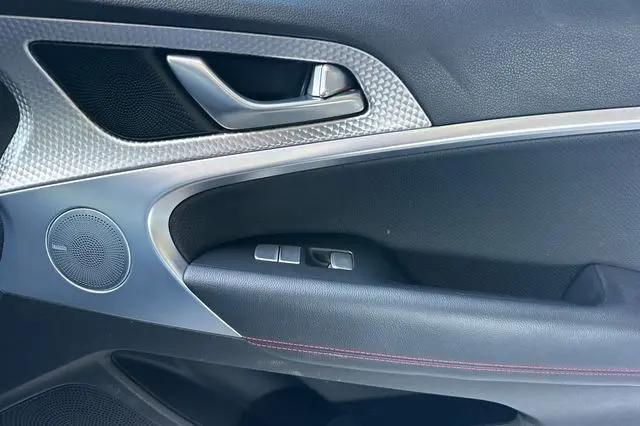 2023 Genesis G70 2.0T RWD