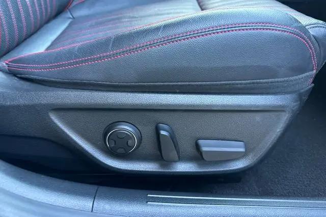2023 Genesis G70 2.0T RWD