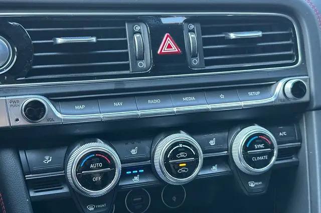 2023 Genesis G70 2.0T RWD