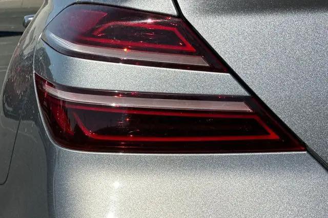 2023 Genesis G70 2.0T RWD