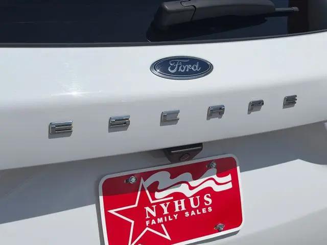 2020 Ford Escape SE