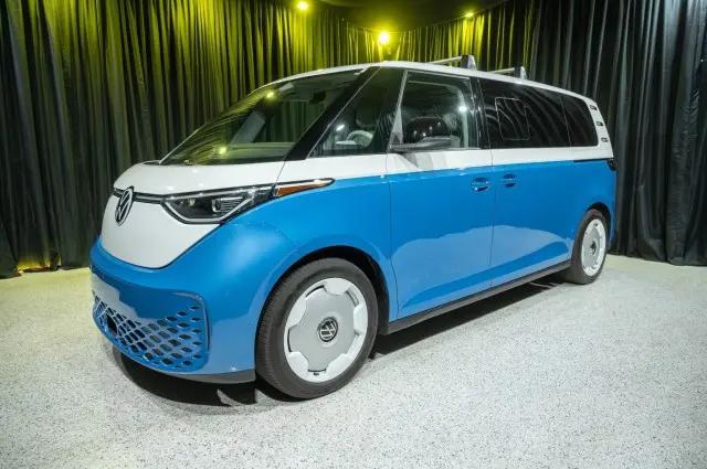2025 Volkswagen ID. Buzz 1st Edition with 4MOTION for sale in Peoria, AZ