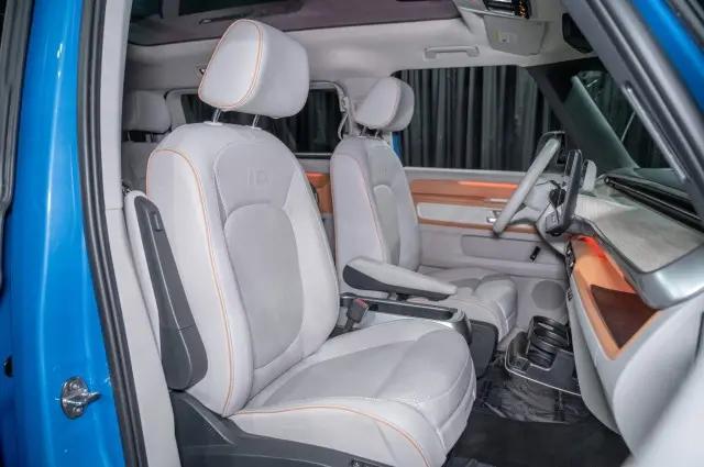 2025 Volkswagen ID. Buzz 1st Edition with 4MOTION