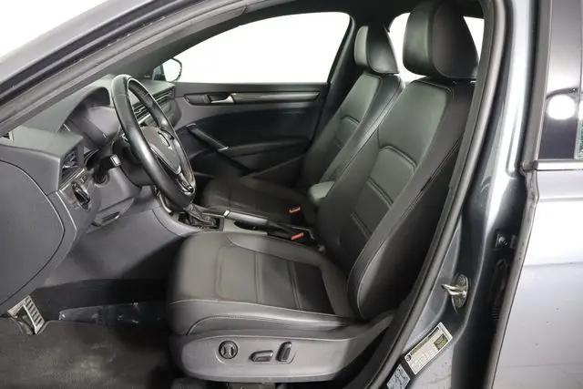 2022 Volkswagen Passat 2.0T R-Line