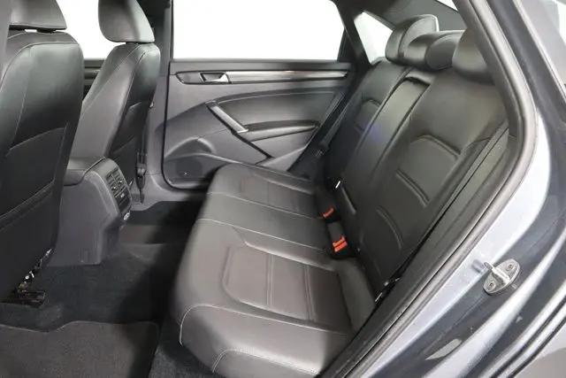 2022 Volkswagen Passat 2.0T R-Line