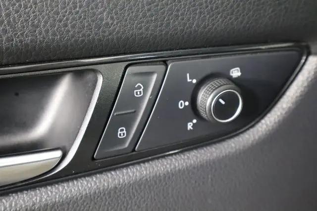2022 Volkswagen Passat 2.0T R-Line