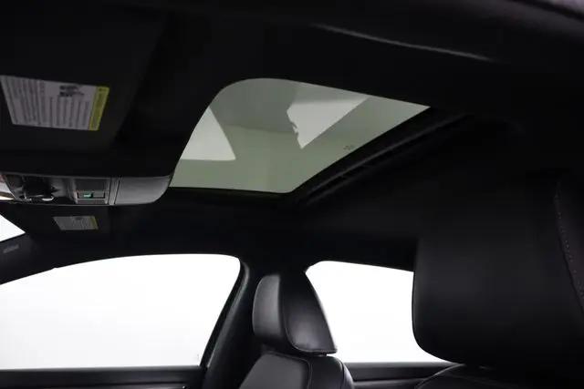 2022 Volkswagen Passat 2.0T R-Line