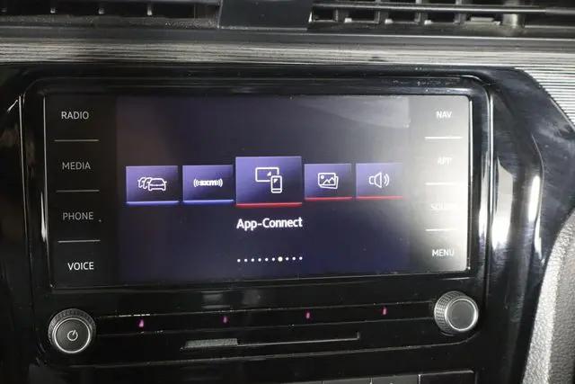 2022 Volkswagen Passat 2.0T R-Line