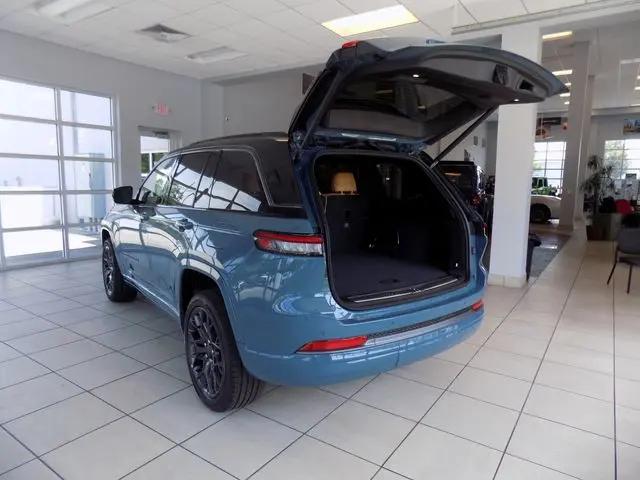 2026 Jeep Grand Cherokee Summit 4x4