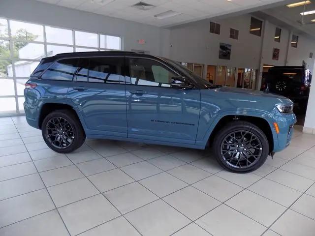 2026 Jeep Grand Cherokee Summit 4x4