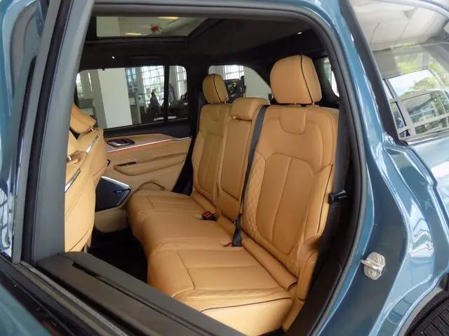 2026 Jeep Grand Cherokee Summit 4x4