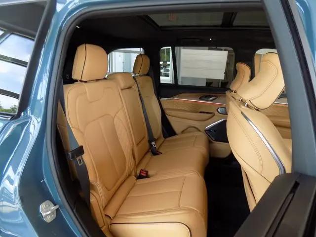 2026 Jeep Grand Cherokee Summit 4x4