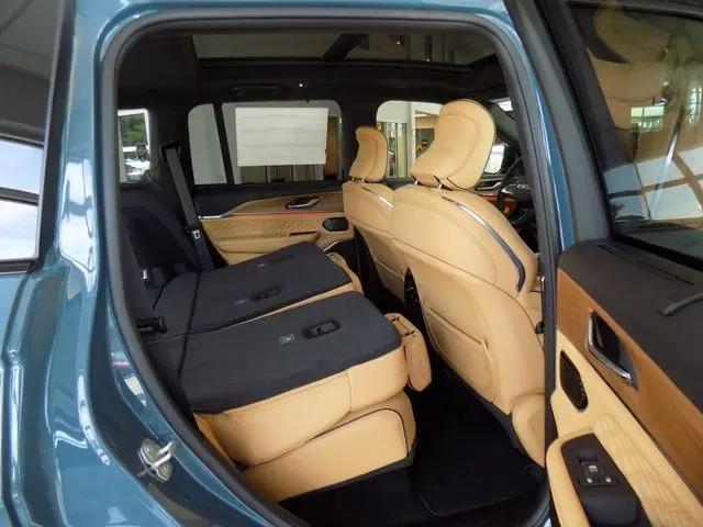 2026 Jeep Grand Cherokee Summit 4x4