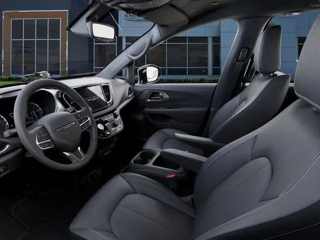2027 Chrysler Pacifica Select AWD