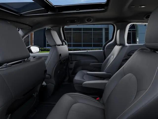 2027 Chrysler Pacifica Select AWD
