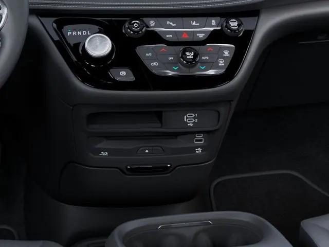 2027 Chrysler Pacifica Select AWD