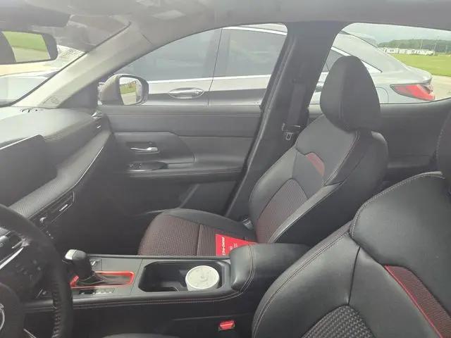 2025 Nissan Kicks SR FWD