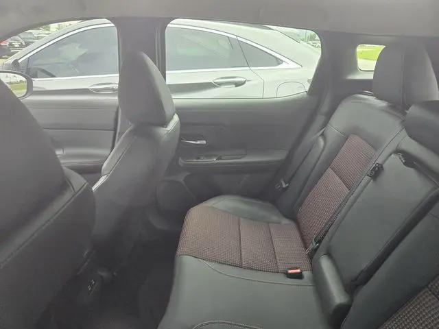 2025 Nissan Kicks SR FWD
