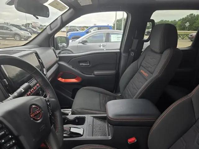 2025 Nissan Frontier Crew Cab PRO-4X 4x4