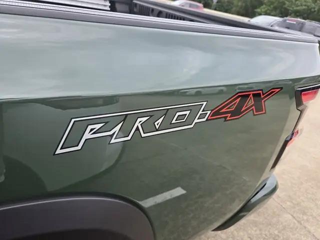 2025 Nissan Frontier Crew Cab PRO-4X 4x4