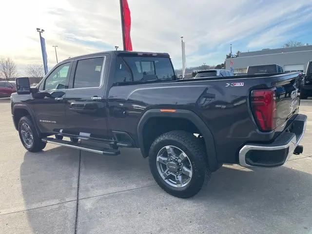 2026 GMC Sierra 2500HD Crew Cab, Standard Bed, SLT, 4WD