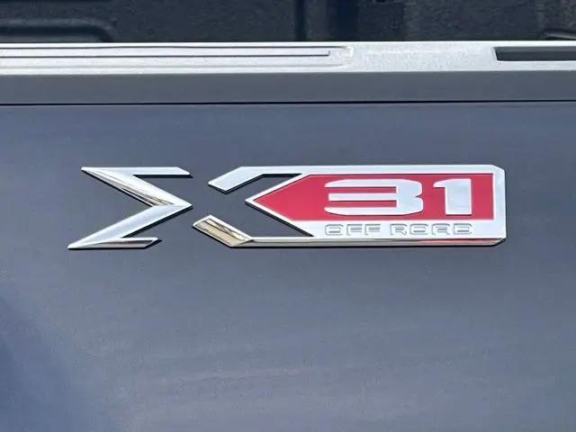 2026 GMC Sierra 2500HD Crew Cab, Standard Bed, SLT, 4WD