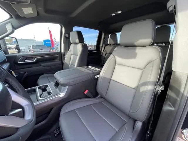 2026 GMC Sierra 2500HD Crew Cab, Standard Bed, SLT, 4WD