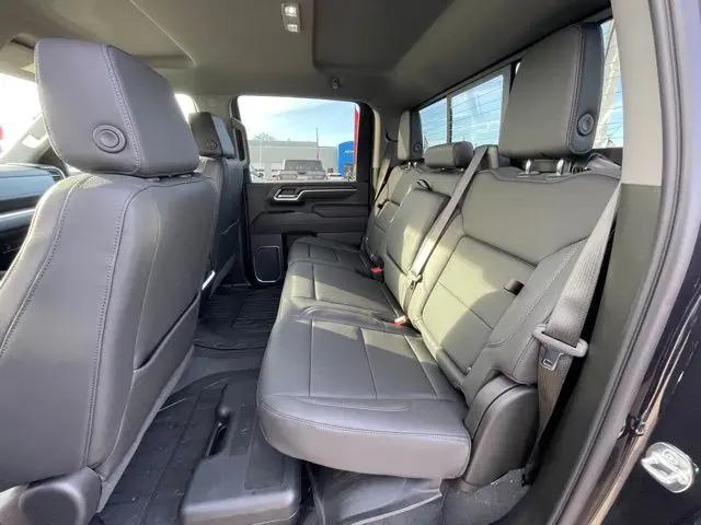 2026 GMC Sierra 2500HD Crew Cab, Standard Bed, SLT, 4WD