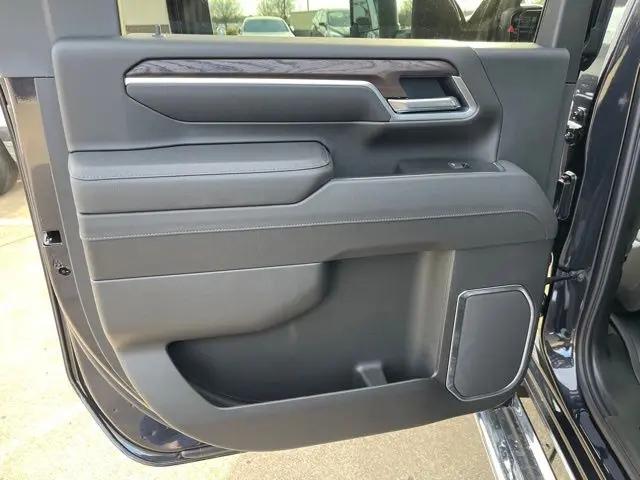 2026 GMC Sierra 2500HD Crew Cab, Standard Bed, SLT, 4WD