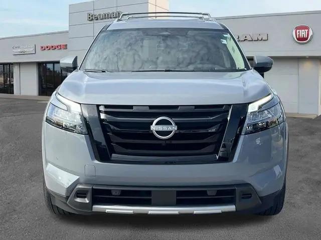 2025 Nissan Pathfinder Platinum FWD