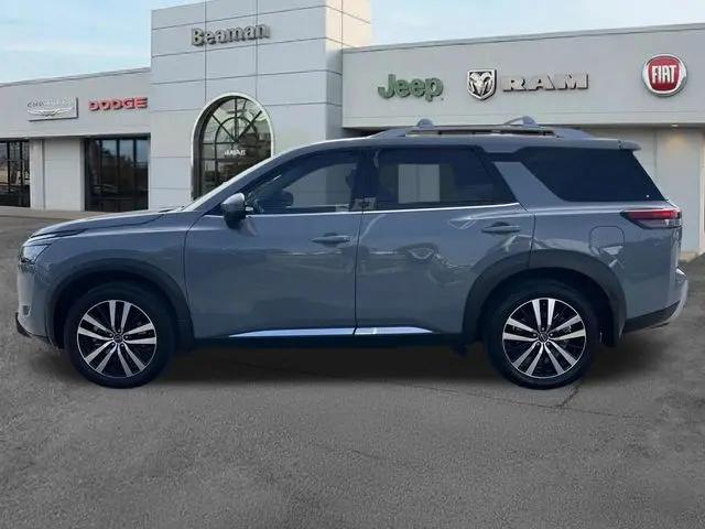 2025 Nissan Pathfinder Platinum FWD