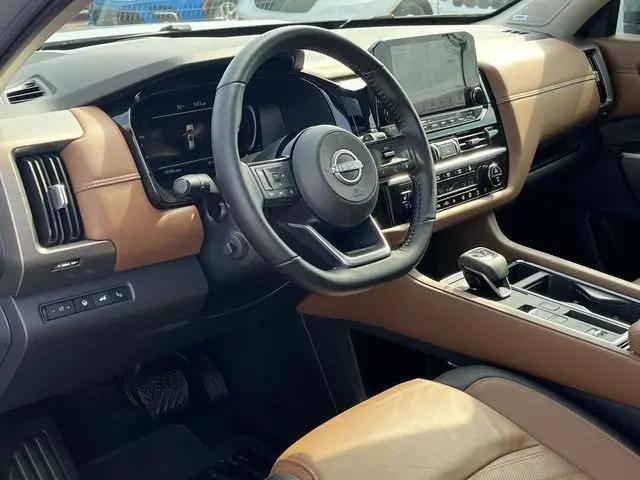 2025 Nissan Pathfinder Platinum FWD
