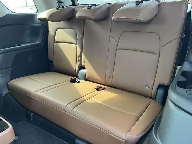 2025 Nissan Pathfinder Platinum FWD