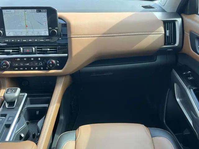 2025 Nissan Pathfinder Platinum FWD