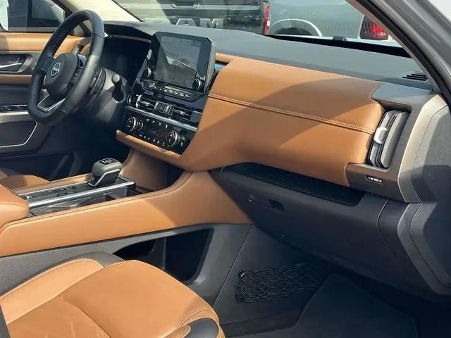 2025 Nissan Pathfinder Platinum FWD
